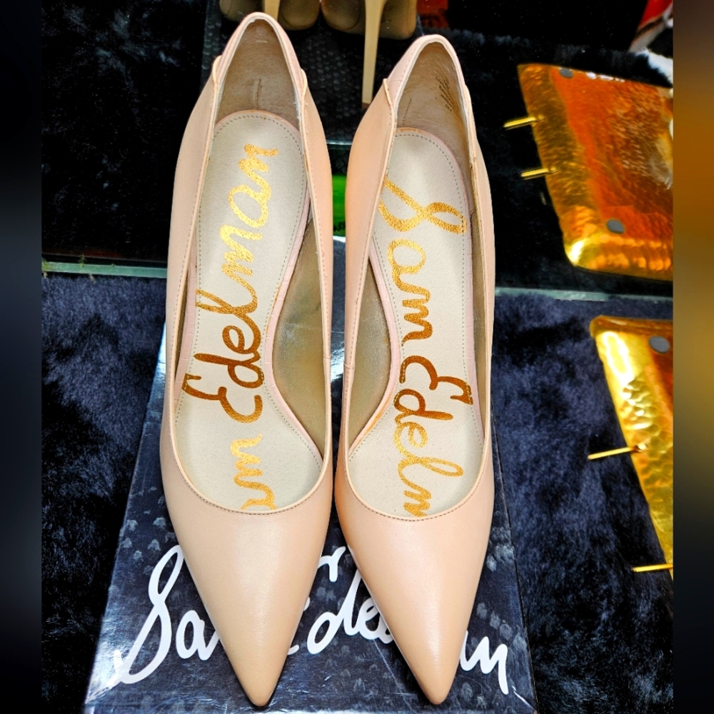 Brand New Sam Eldeman Nude Leather Pumps sz 10M